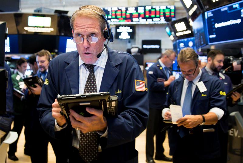  I-Wall Street kuvula ephakeme kanye Dow Jones ethuthuka 0.03%